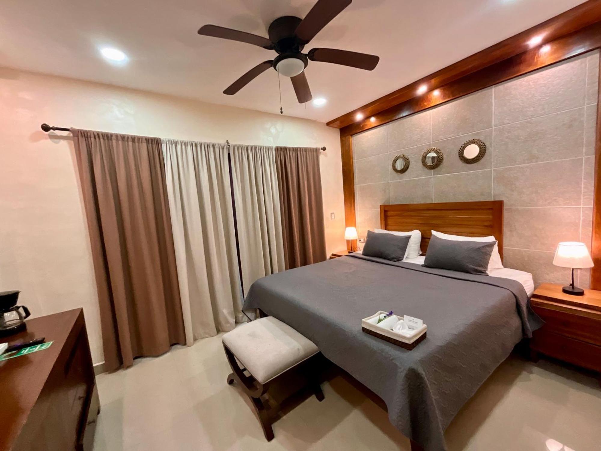 ואיאדוליד El Zaguan Colonial By Guruhotel מראה חיצוני תמונה