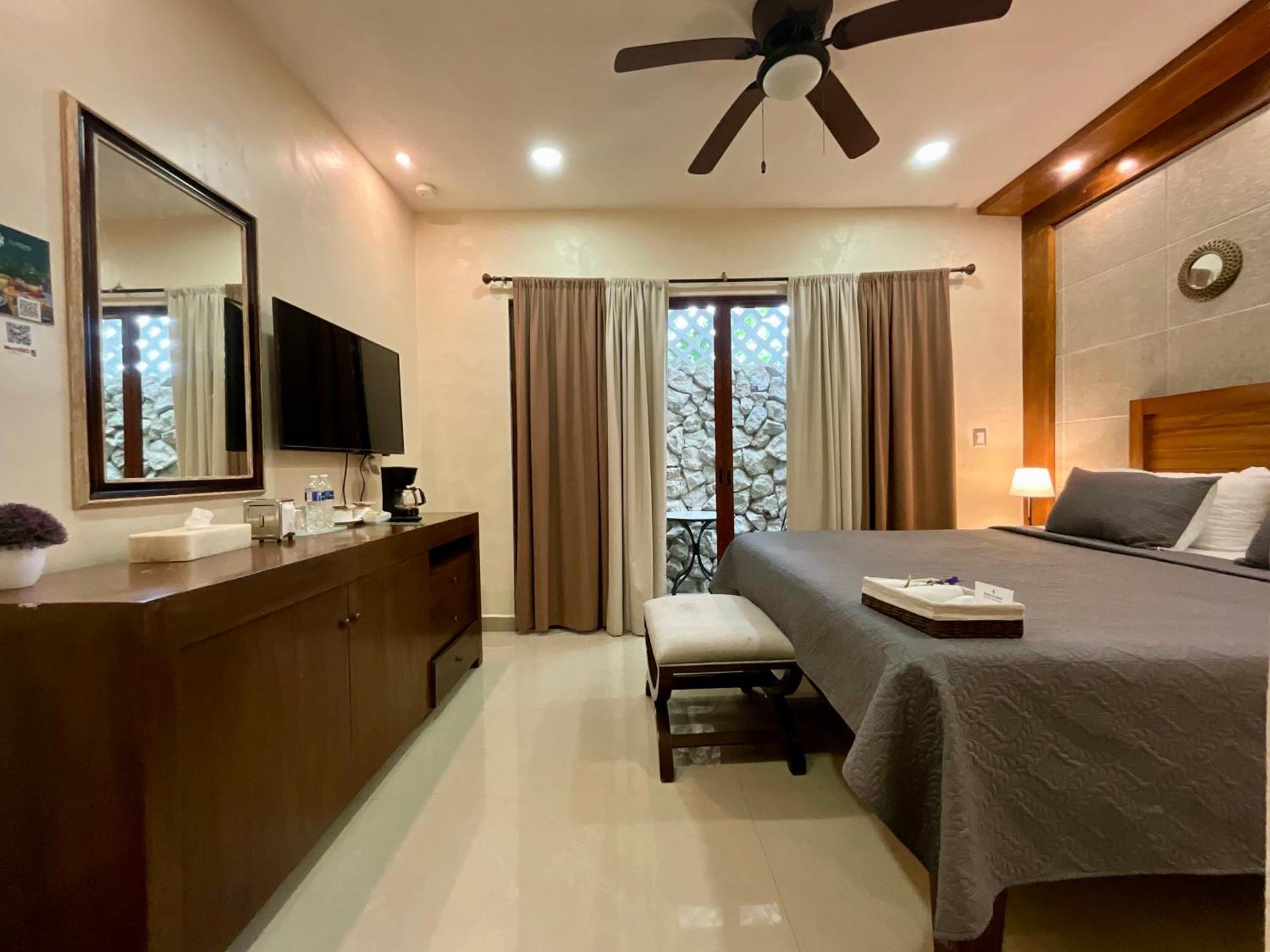 ואיאדוליד El Zaguan Colonial By Guruhotel מראה חיצוני תמונה