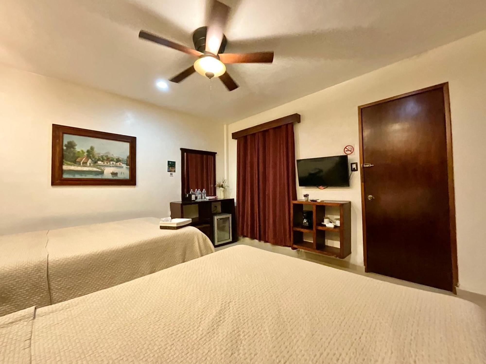 ואיאדוליד El Zaguan Colonial By Guruhotel מראה חיצוני תמונה