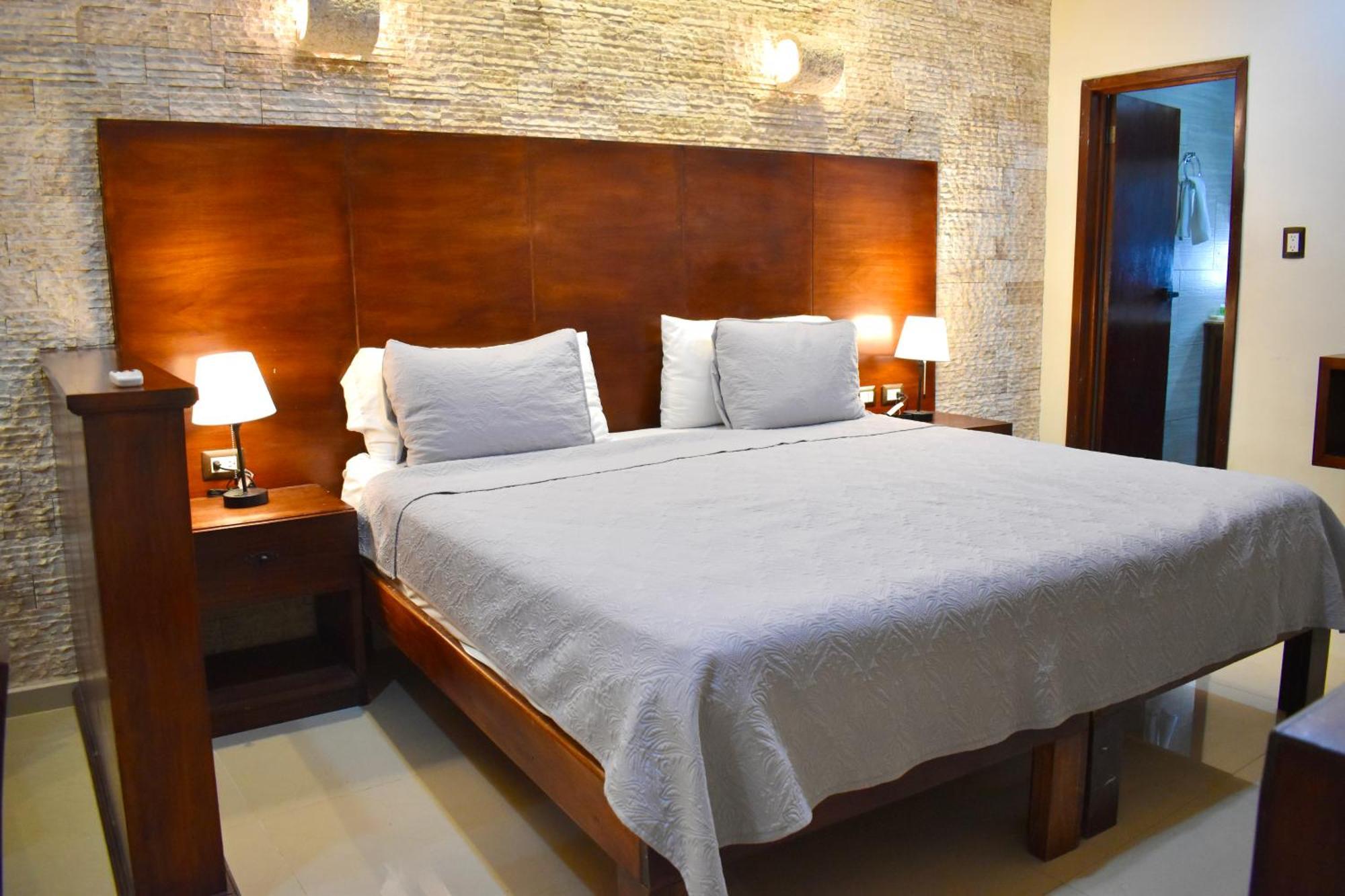 ואיאדוליד El Zaguan Colonial By Guruhotel מראה חיצוני תמונה