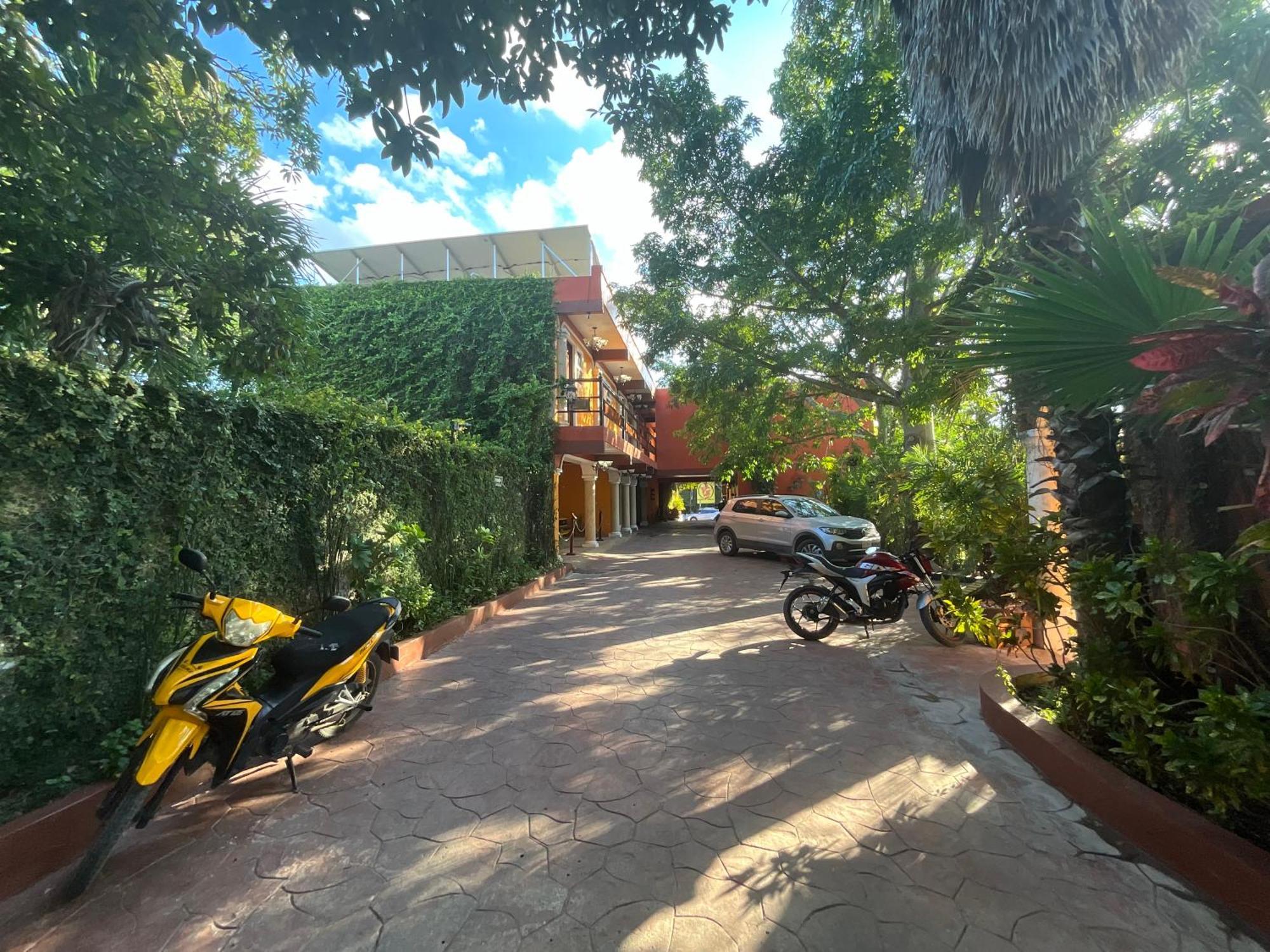 ואיאדוליד El Zaguan Colonial By Guruhotel מראה חיצוני תמונה
