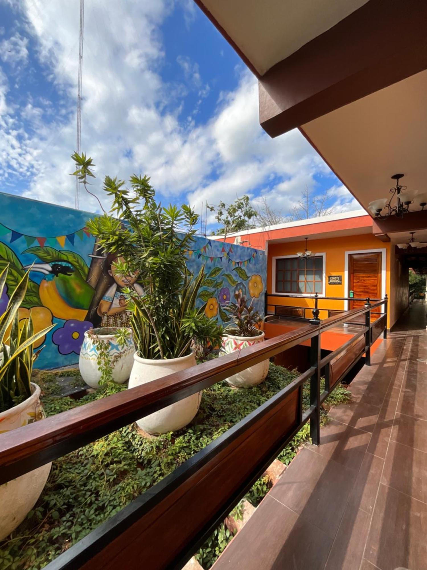 ואיאדוליד El Zaguan Colonial By Guruhotel מראה חיצוני תמונה