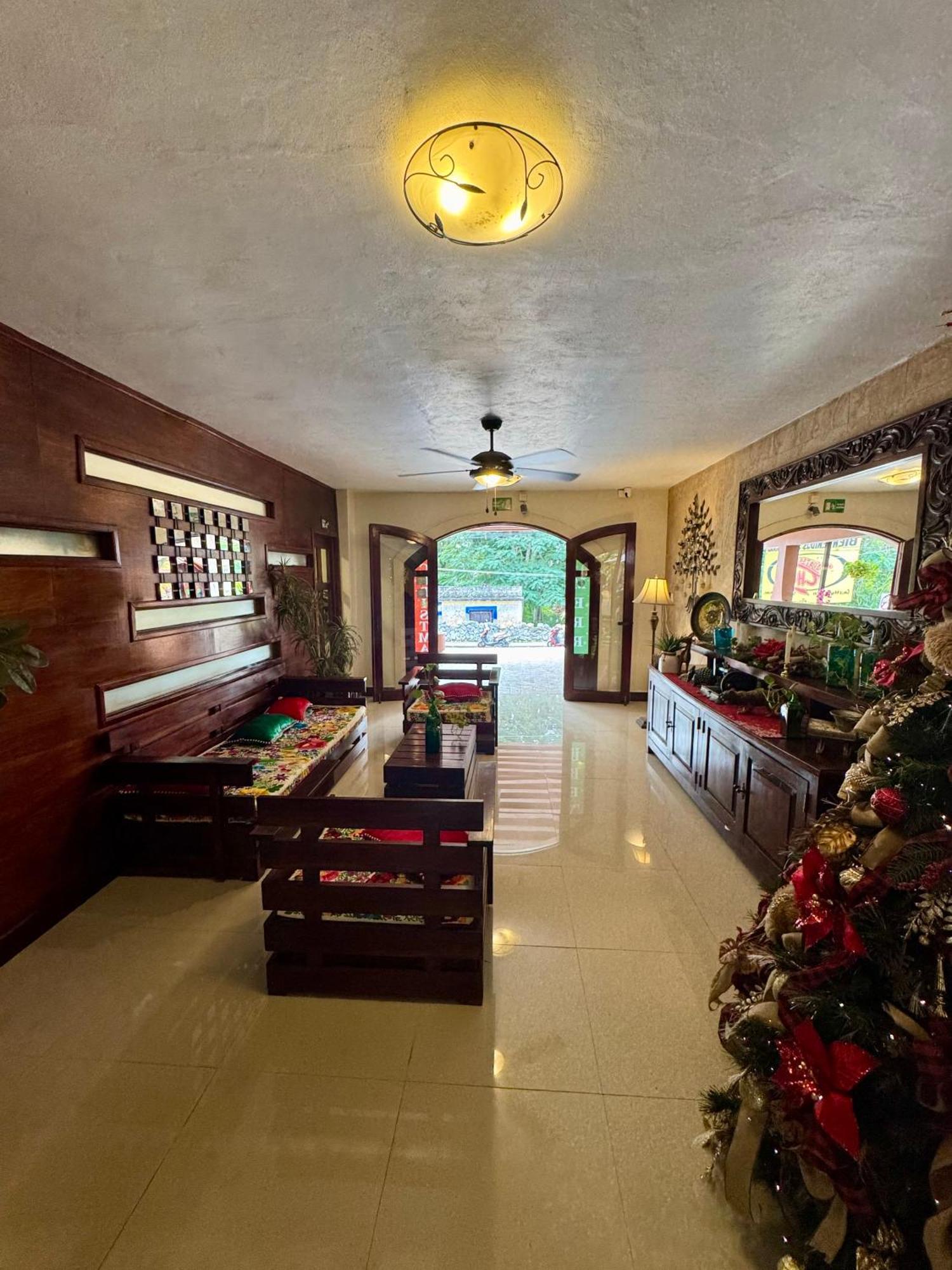 ואיאדוליד El Zaguan Colonial By Guruhotel מראה חיצוני תמונה