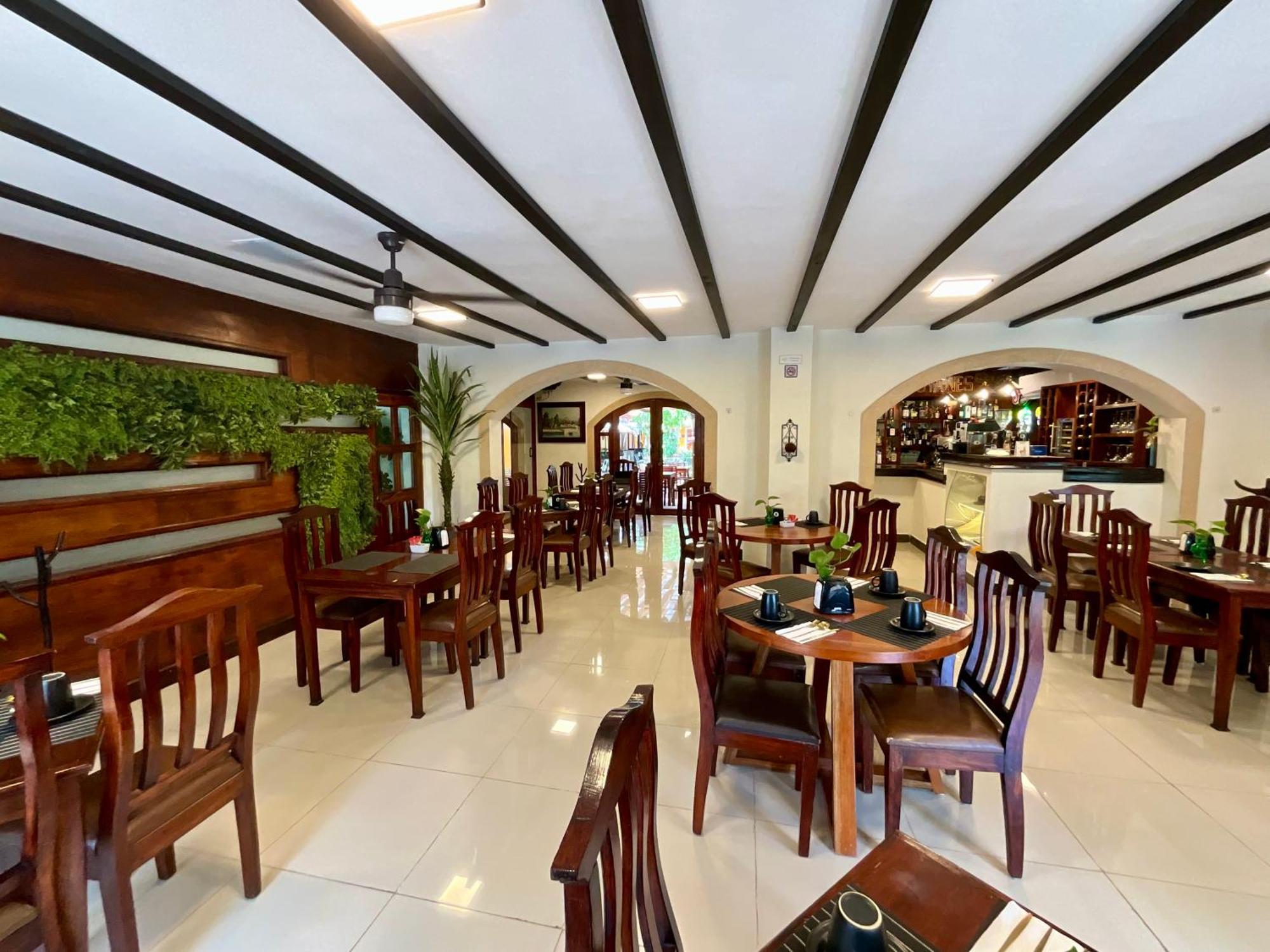 ואיאדוליד El Zaguan Colonial By Guruhotel מראה חיצוני תמונה
