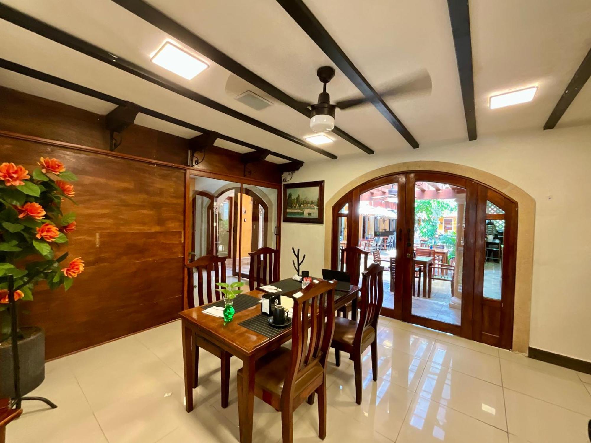 ואיאדוליד El Zaguan Colonial By Guruhotel מראה חיצוני תמונה