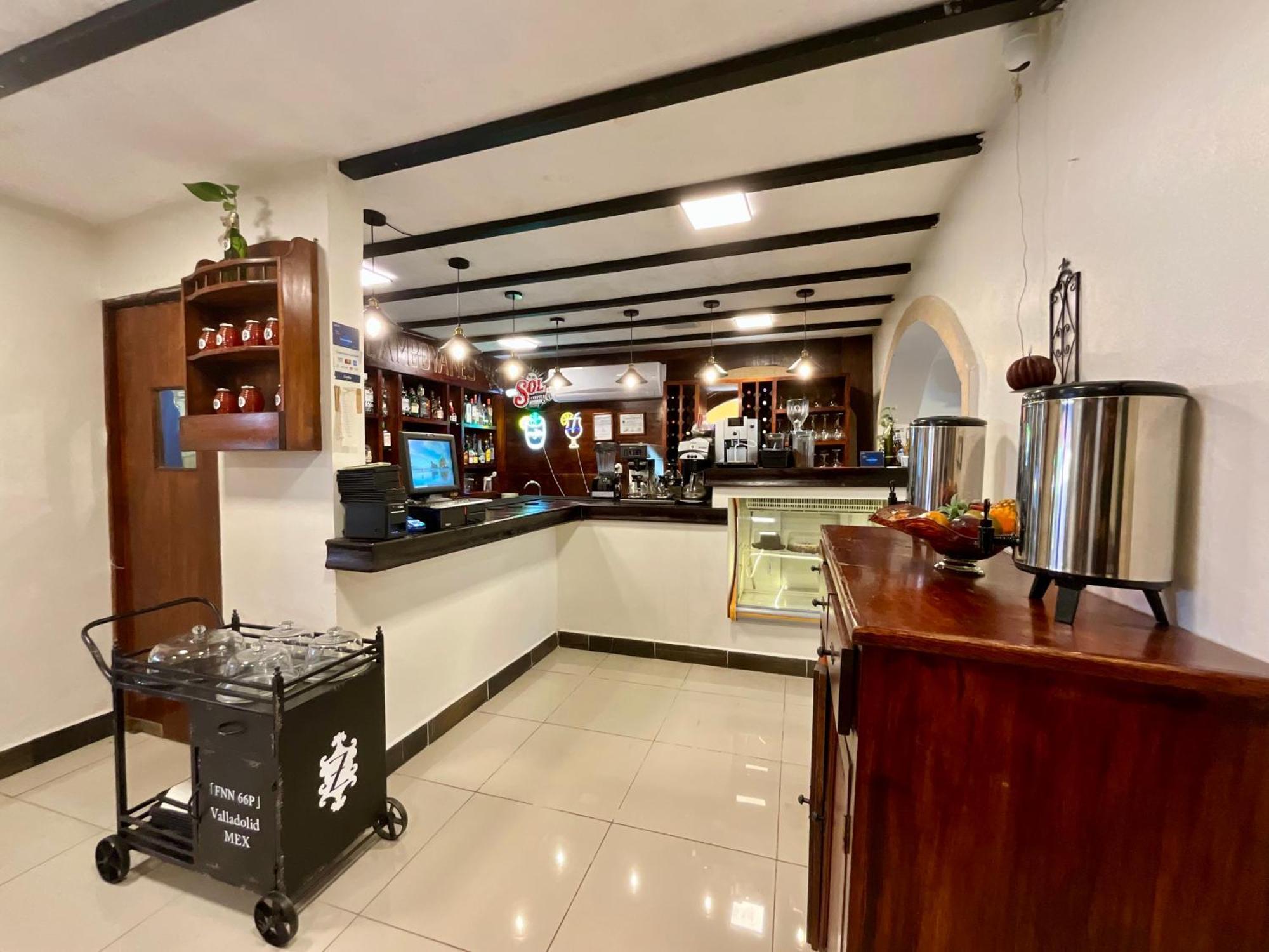 ואיאדוליד El Zaguan Colonial By Guruhotel מראה חיצוני תמונה